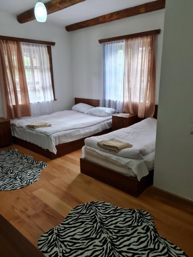 Guest House Shina Omalo Extérieur photo