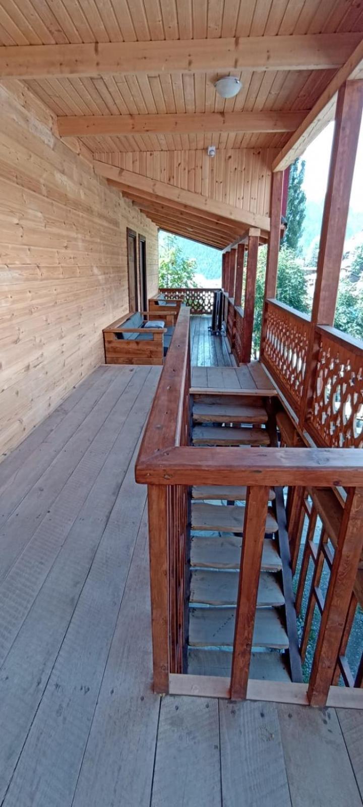Guest House Shina Omalo Extérieur photo