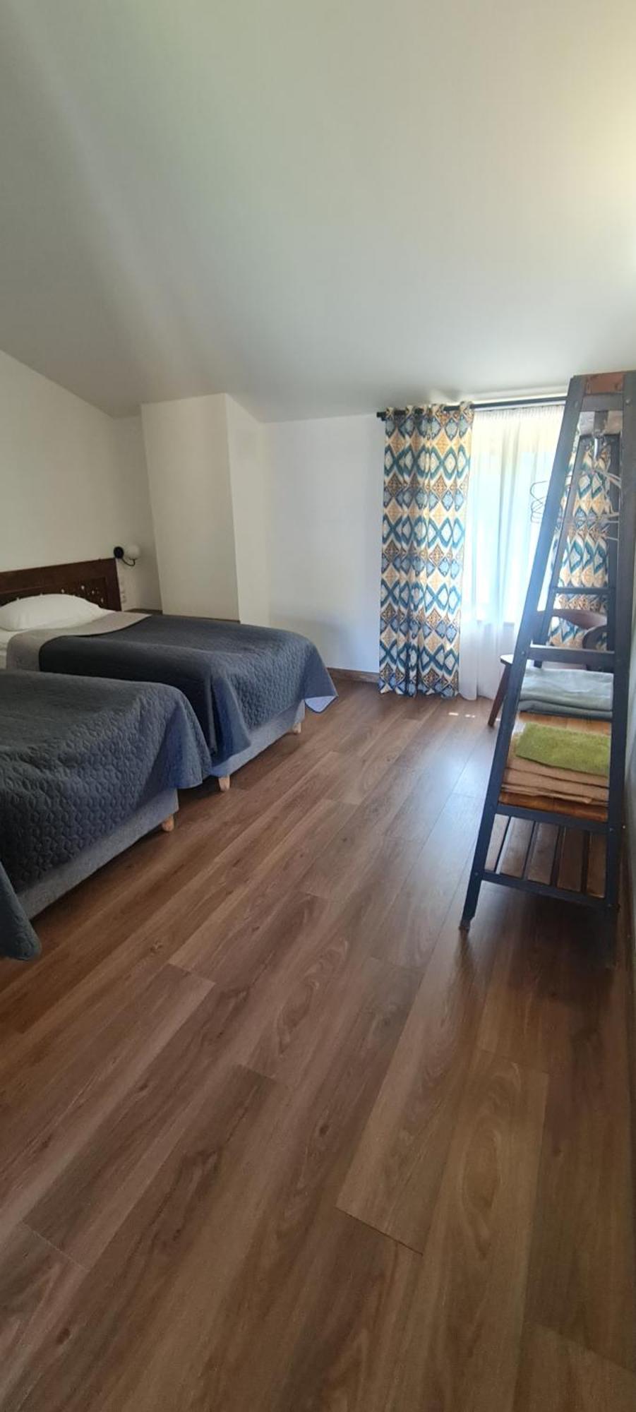 Guest House Shina Omalo Extérieur photo