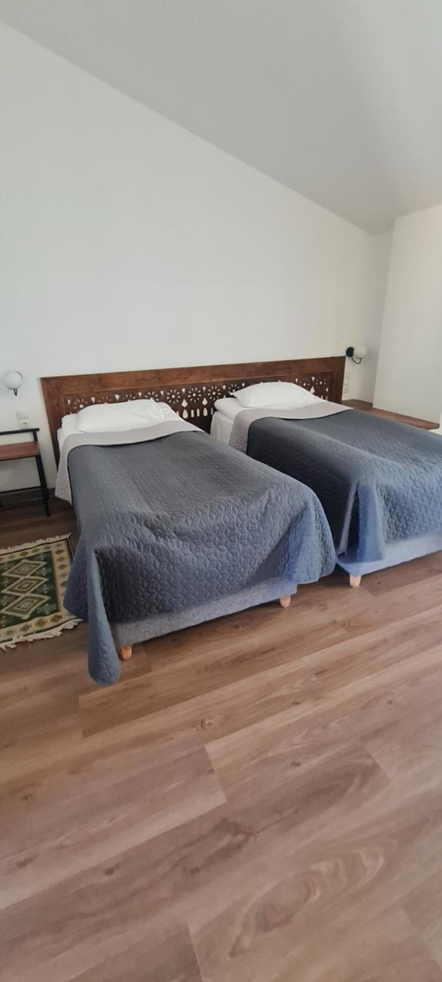 Guest House Shina Omalo Extérieur photo