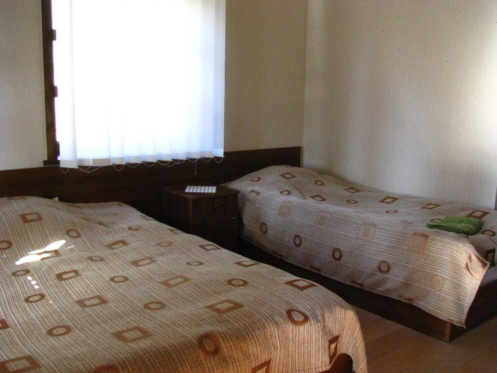 Guest House Shina Omalo Chambre photo